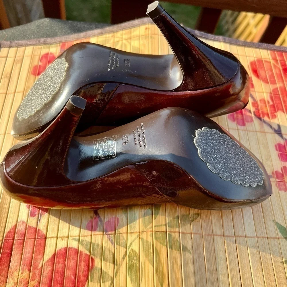 Salvador Sapena Women's Leather Peep Toe Pumps - 37 1/2 (Size 7)